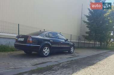 Седан Volkswagen Passat 2003 в Львові