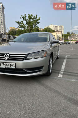 Седан Volkswagen Passat 2012 в 