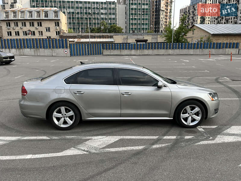 Седан Volkswagen Passat 2012 в Киеве