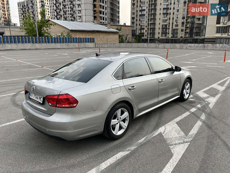 Седан Volkswagen Passat 2012 в Киеве
