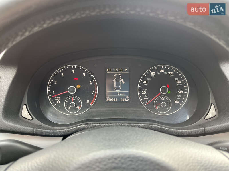 Седан Volkswagen Passat 2012 в Киеве