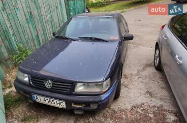 Седан Volkswagen Passat 1994 в Києві