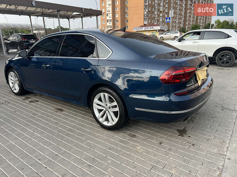 Седан Volkswagen Passat 2018 в Києві