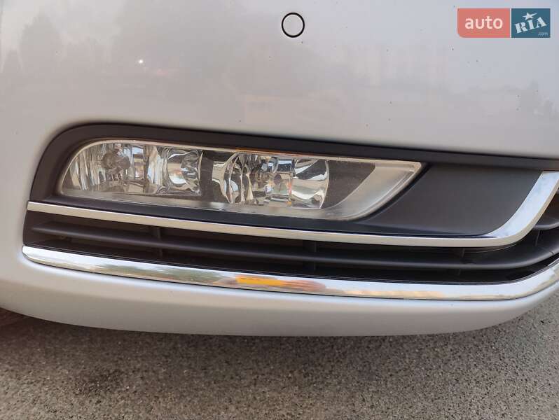 Универсал Volkswagen Passat 2014 в Киеве
