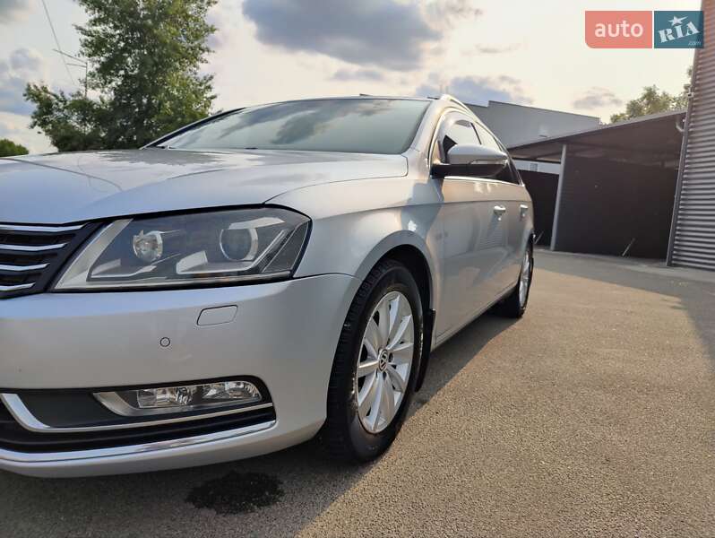 Универсал Volkswagen Passat 2014 в Киеве