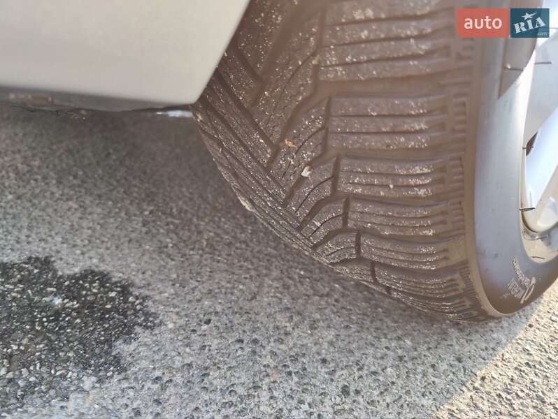 Универсал Volkswagen Passat 2014 в Киеве