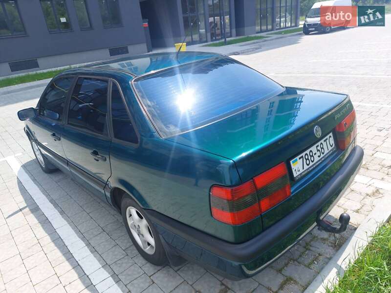 Седан Volkswagen Passat 1996 в Львові