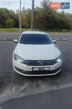 Седан Volkswagen Passat 2013 в Дніпрі