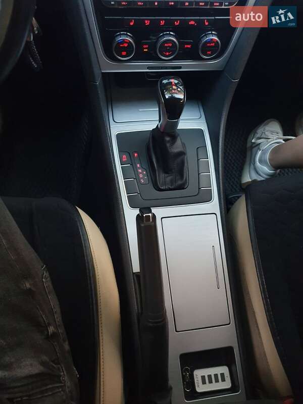 Седан Volkswagen Passat 2013 в Дніпрі