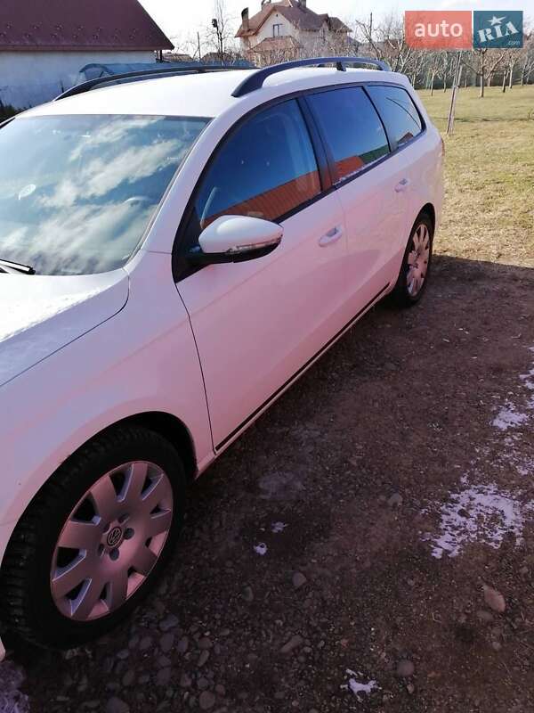 Универсал Volkswagen Passat 2012 в Стрые