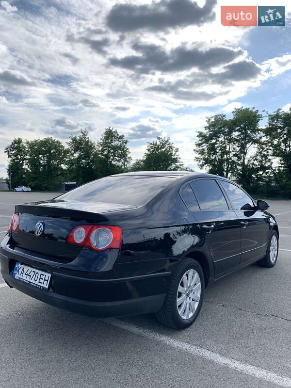 Седан Volkswagen Passat 2010 в Киеве