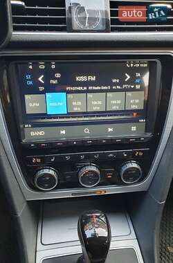 Седан Volkswagen Passat 2013 в 