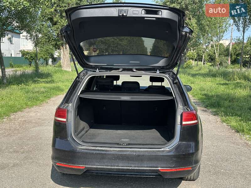 Универсал Volkswagen Passat 2015 в Киеве