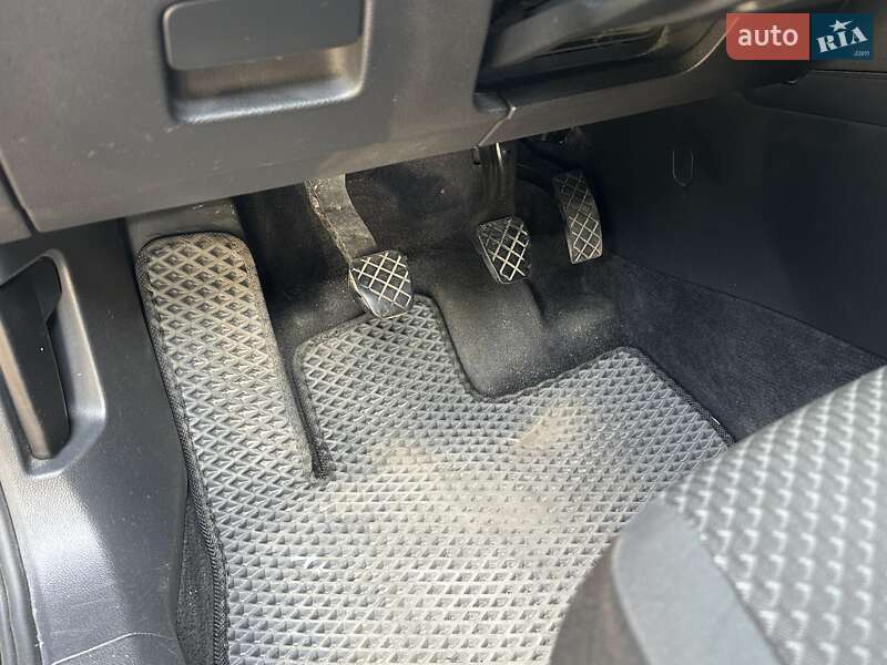 Универсал Volkswagen Passat 2015 в Киеве