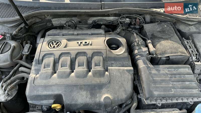 Универсал Volkswagen Passat 2015 в Киеве