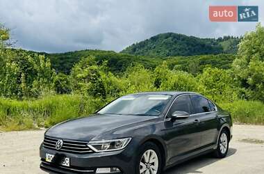Седан Volkswagen Passat 2015 в 