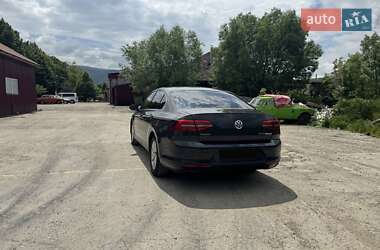 Седан Volkswagen Passat 2015 в 