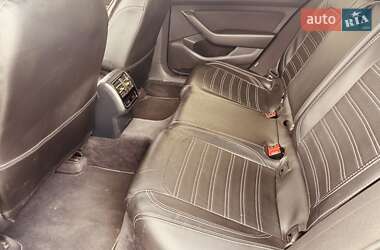 Седан Volkswagen Passat 2015 в 