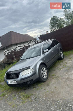 Універсал Volkswagen Passat 2002 в Вараші