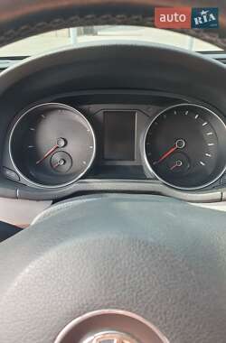 Седан Volkswagen Passat 2013 в 