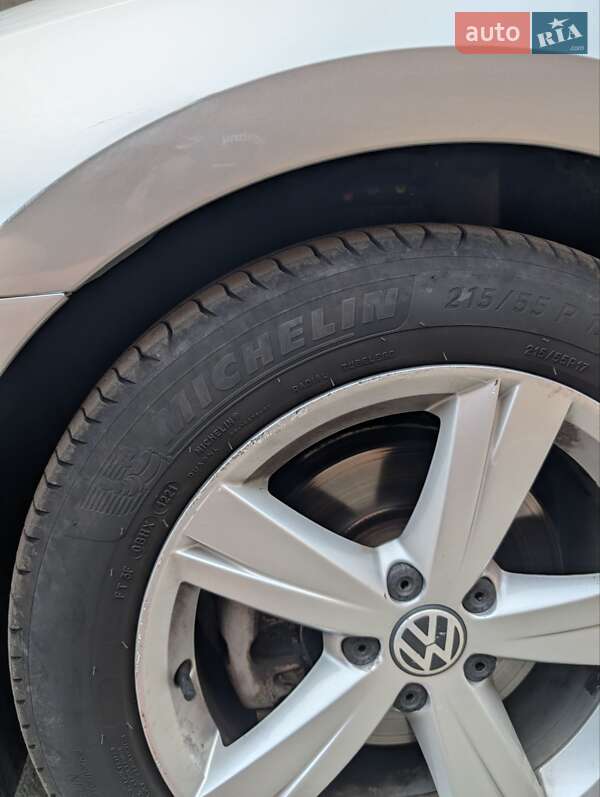 Седан Volkswagen Passat 2012 в Чернигове