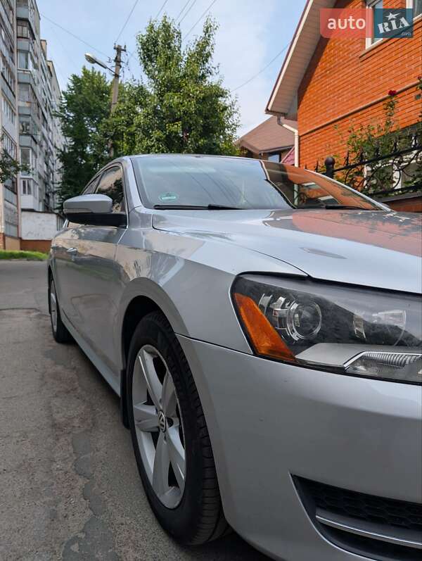 Седан Volkswagen Passat 2012 в Чернигове