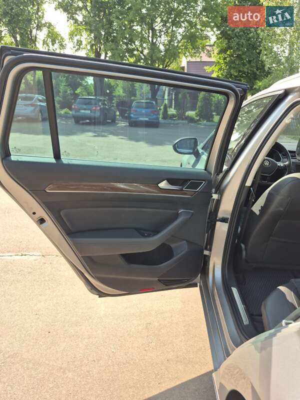 Универсал Volkswagen Passat 2016 в Сумах