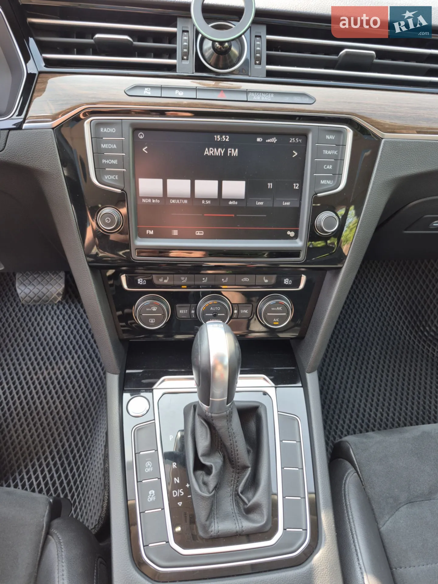 2016 Volkswagen Passat - мініатюра 36
