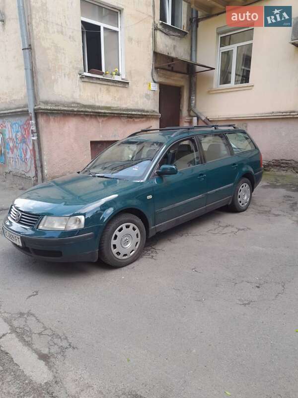 Универсал Volkswagen Passat 2000 в Львове