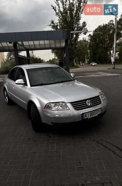 Седан Volkswagen Passat 2004 в Києві