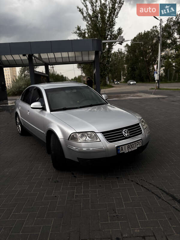 Седан Volkswagen Passat 2004 в 