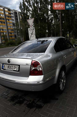 Седан Volkswagen Passat 2004 в 