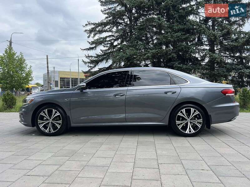 Седан Volkswagen Passat 2021 в Киеве