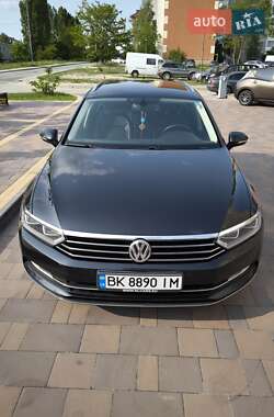 Універсал Volkswagen Passat 2015 в 