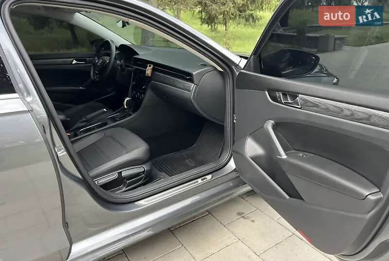 Седан Volkswagen Passat 2021 в Киеве