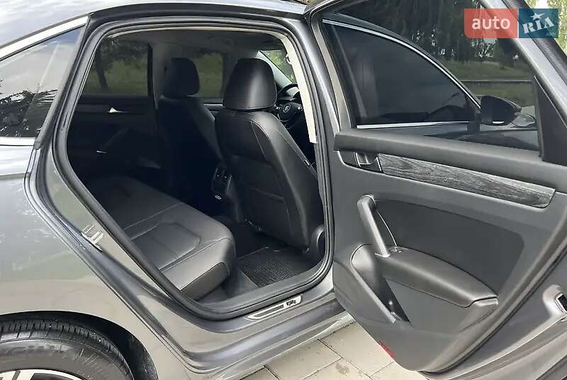 Седан Volkswagen Passat 2021 в Киеве
