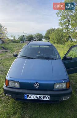 Універсал Volkswagen Passat 1988 в 