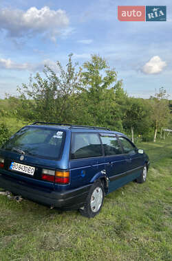 Універсал Volkswagen Passat 1988 в 