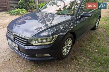 Универсал Volkswagen Passat 2017 в Киеве
