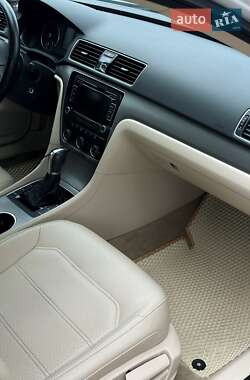 Седан Volkswagen Passat 2014 в 