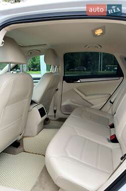 Седан Volkswagen Passat 2014 в 