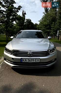 Універсал Volkswagen Passat 2015 в Києві