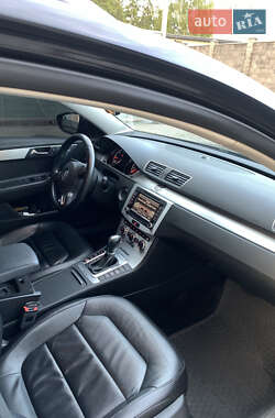 Универсал Volkswagen Passat 2012 в 