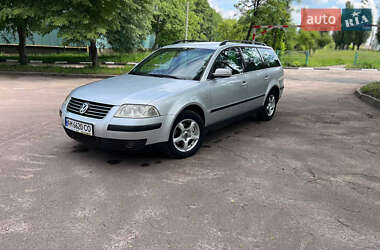 Універсал Volkswagen Passat 2002 в Житомирі