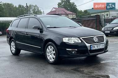 Универсал Volkswagen Passat 2008 в Ровно