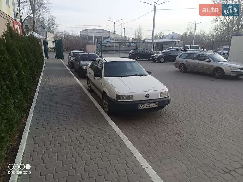Седан Volkswagen Passat 1988 в Харькове