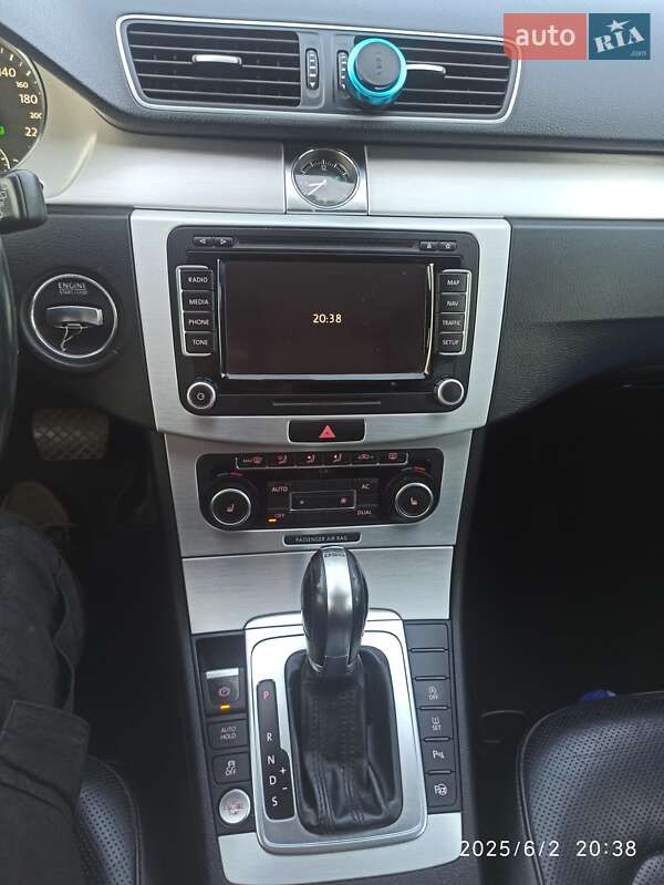 Універсал Volkswagen Passat 2010 в Рівному