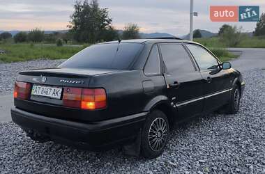 Седан Volkswagen Passat 1994 в Надвірній