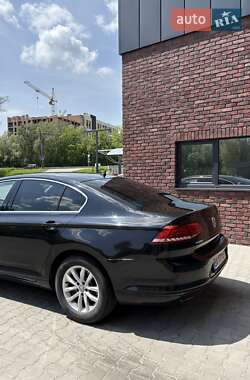 Седан Volkswagen Passat 2015 в 