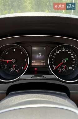 Седан Volkswagen Passat 2015 в 